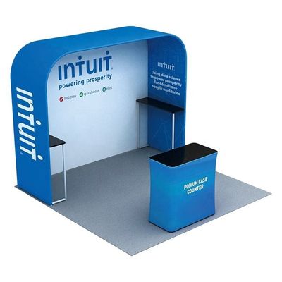 Il contesto incurvato aperto mura l'esposizione della cabina di convenzione di mostra per la fiera commerciale